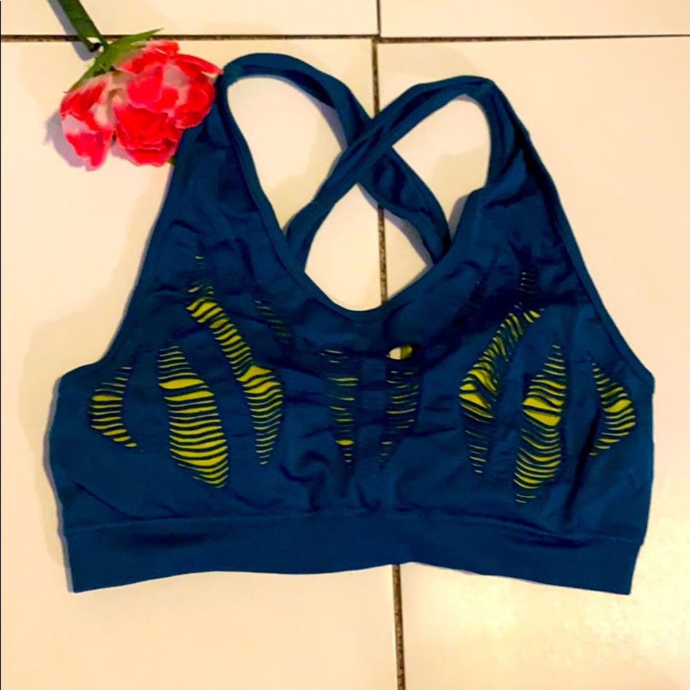 Seamless Low-Impact Sports Bra